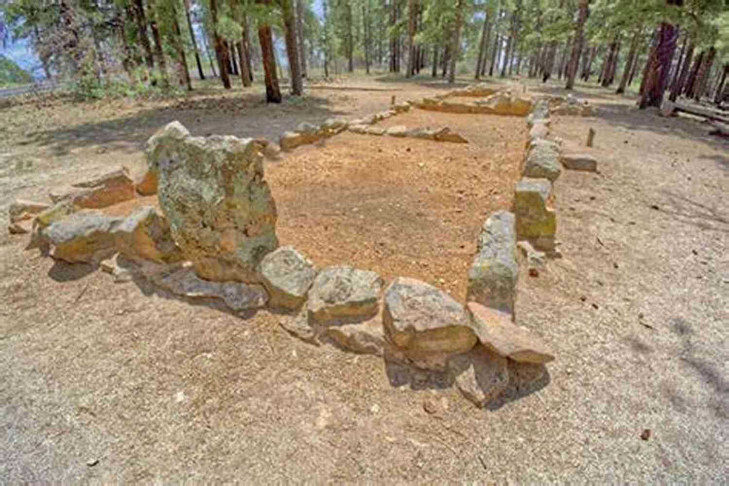 Exploring The Ancient Ruins Of Wahala Land Tourist In Wahala Land Xiao Yan
