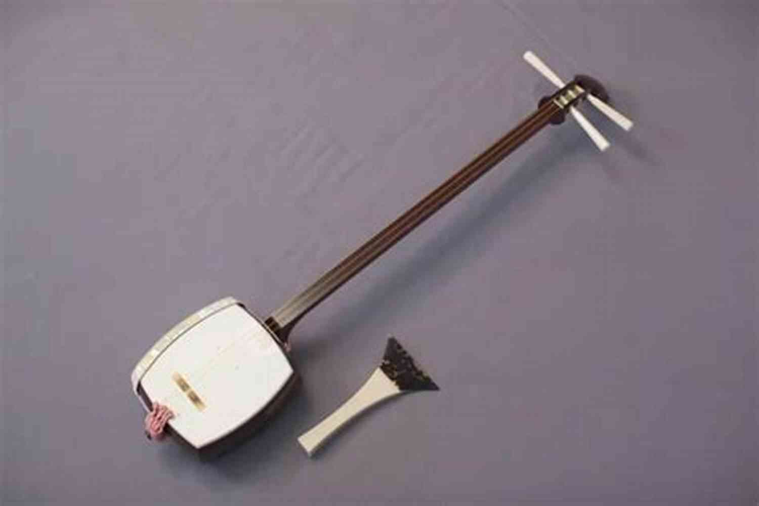 Japanese Shamisen Instrument The Shamisen: An Ennin Mystery #77