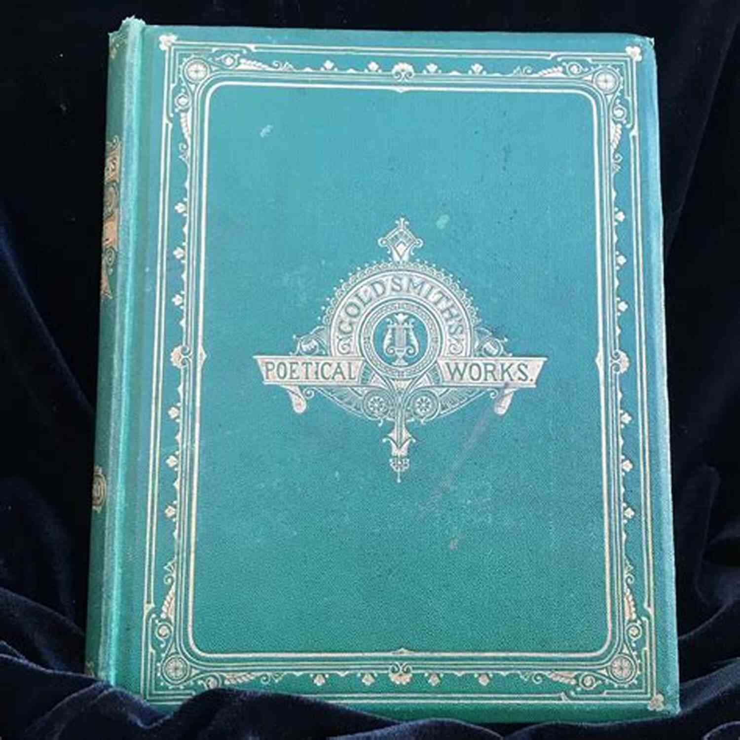 Labradorite A Dozen Gems For Spring: An Anthology Of Vintage Verse (The Poetical Gems Anthology 5)