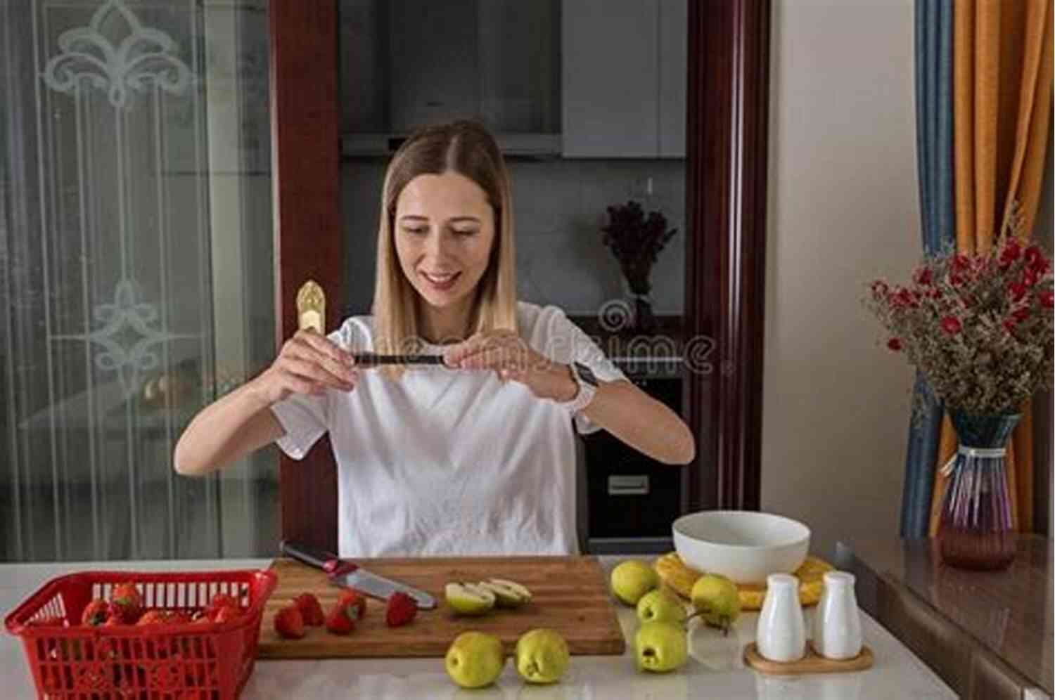 Lazy Person Preparing A Healthy Salad The Lazy Persons Guide To Looking Fit