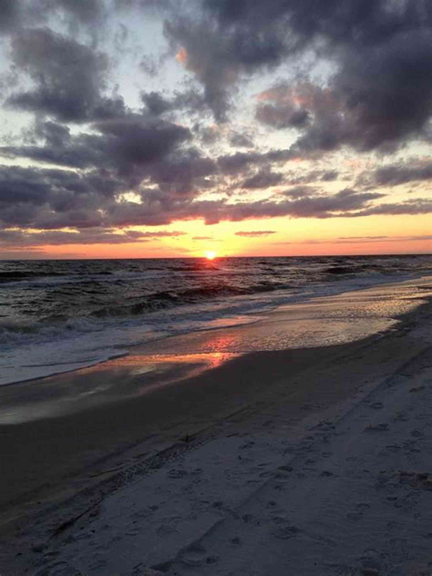 Witness Breathtaking Sunsets At Grayton Beach While Staying At Sunset Coast Cottage Sunset Coast Cottage (Grayton Beach 4)